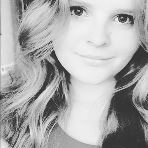 Meet your Posher, Madeline